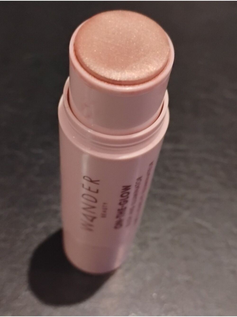 2 Sided Stick Wander Beauty On-The-Glow Blush and Illuminator Stick - Picture 2 of 4